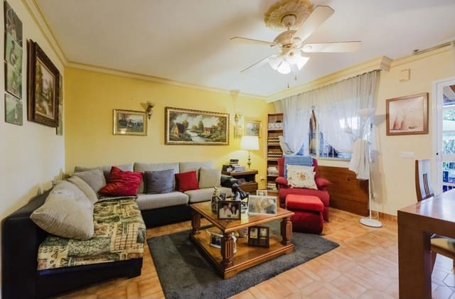 4 chambre Villa/Maison Mitoyenne à vendre à Alhaurín de la Torre avec piscine garage - 455 000 € (Ref: 9535643)