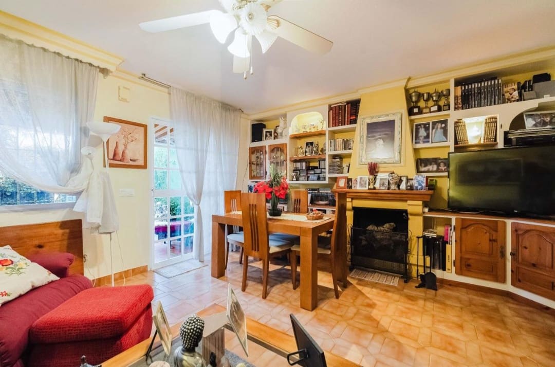 4 chambre Villa/Maison Mitoyenne à vendre à Alhaurin de la Torre avec piscine garage - 455 000 € (Ref: 9535643)