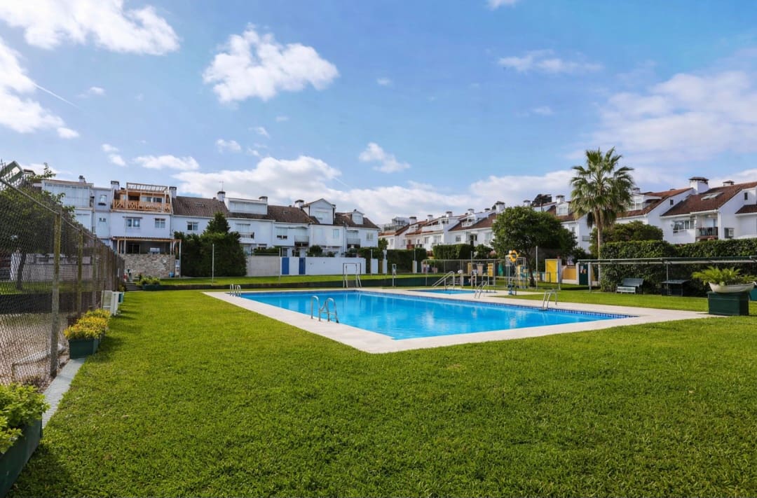 4 chambre Villa/Maison Mitoyenne à vendre à Alhaurin de la Torre avec piscine garage - 455 000 € (Ref: 9535643)