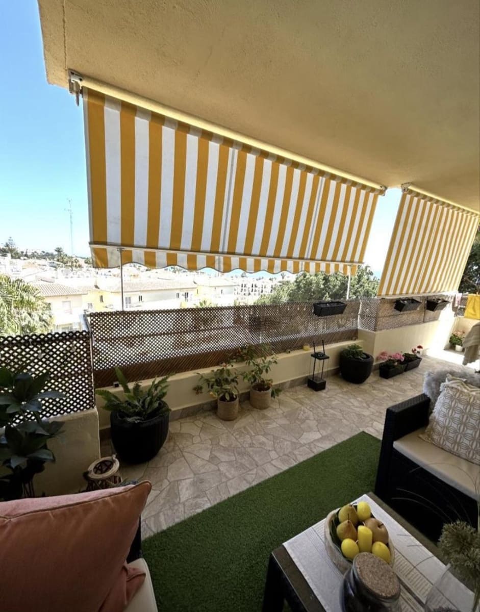 2 slaapkamer Strandappartement te koop in Mijas met zwembad garage - € 306.000 (Ref: 9568066)