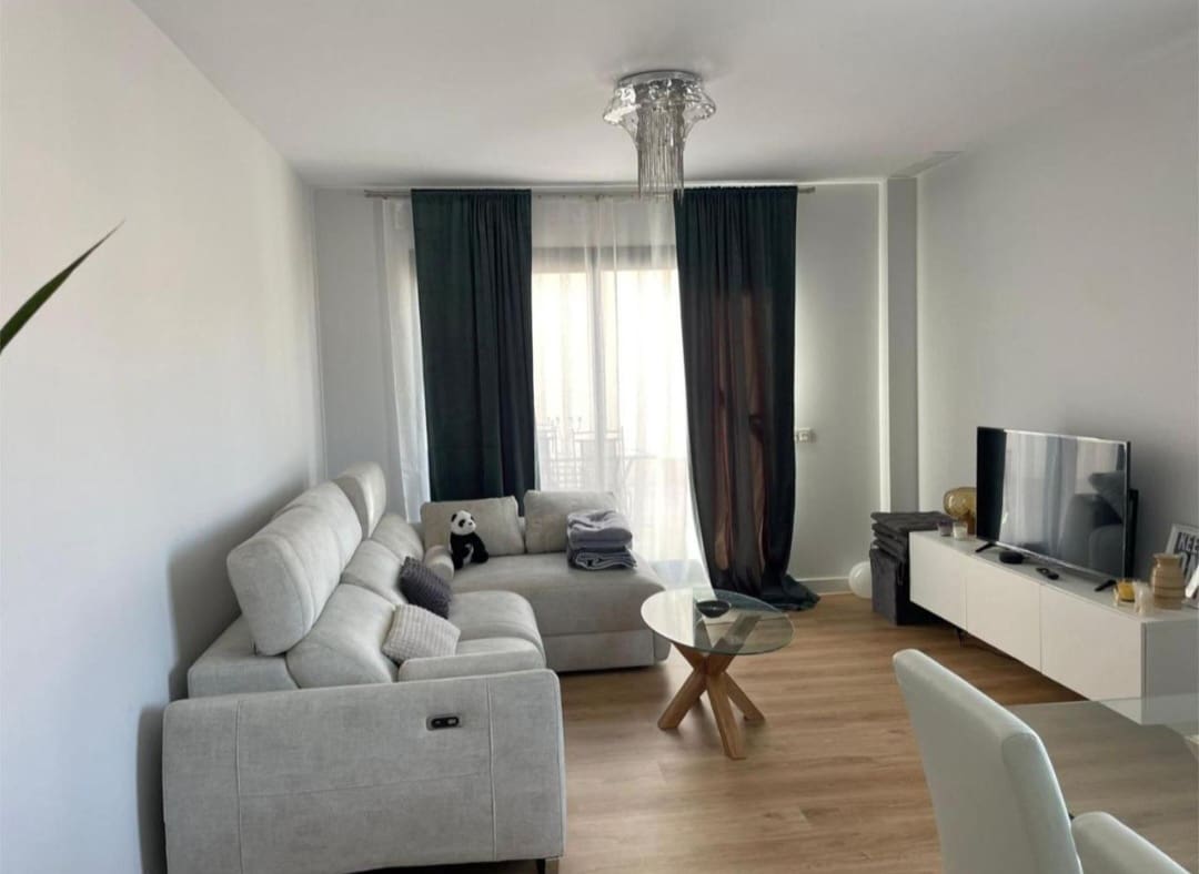 3 bedroom Flat for rent in Malaga city with garage - € 2,500 (Ref: 9594703)