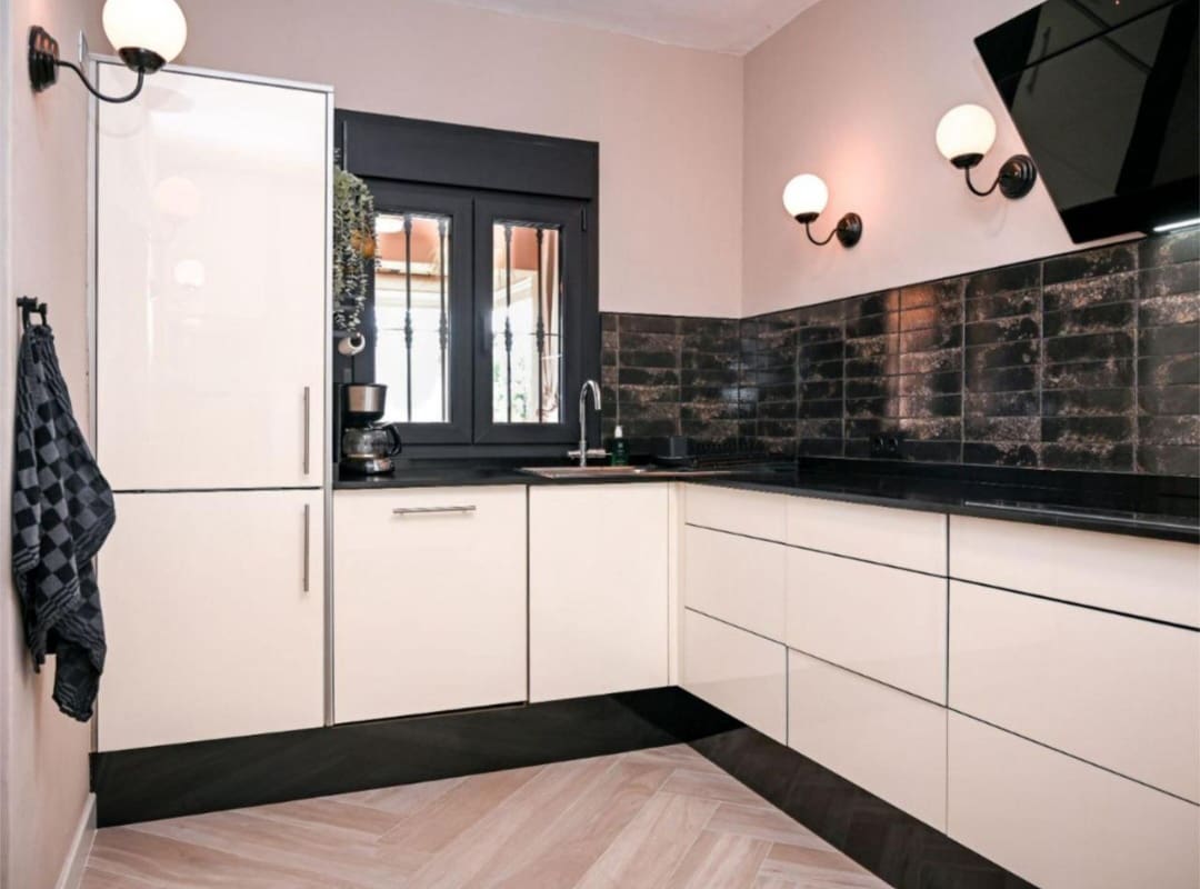 Chalet de 4 habitaciones en Alhaurín de la Torre en venta con piscina garaje - 975.000 € (Ref: 9607236)