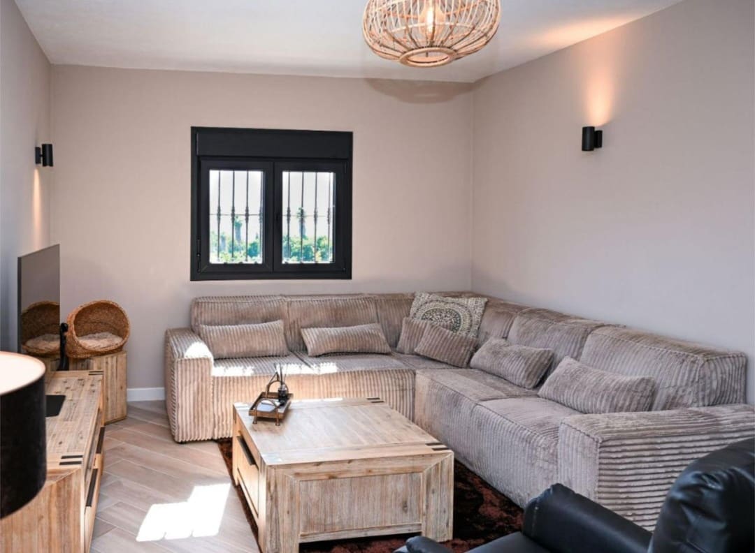 Chalet de 4 habitaciones en Alhaurín de la Torre en venta con piscina garaje - 975.000 € (Ref: 9607236)