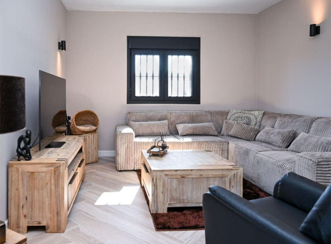 Chalet de 4 habitaciones en Alhaurín de la Torre en venta con piscina garaje - 975.000 € (Ref: 9607236)