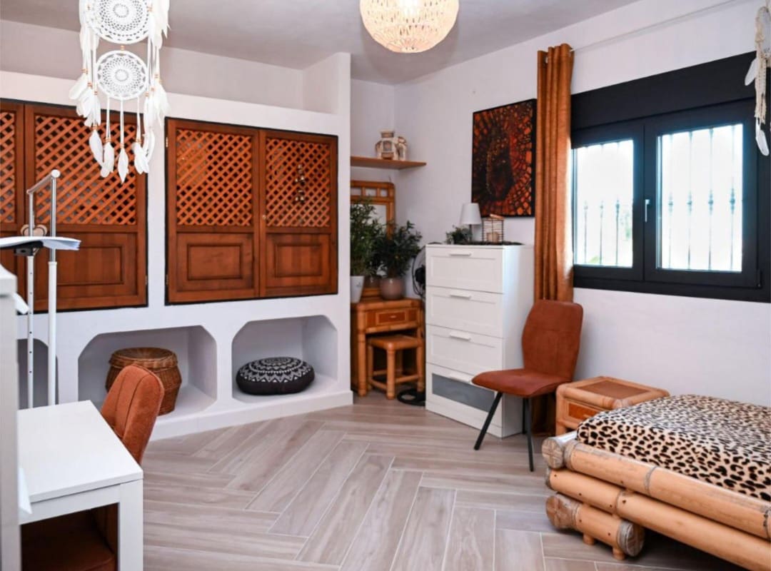 Chalet de 4 habitaciones en Alhaurín de la Torre en venta con piscina garaje - 975.000 € (Ref: 9607236)