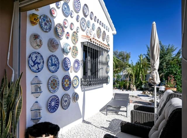 Chalet de 4 habitaciones en Alhaurín de la Torre en venta con piscina garaje - 975.000 € (Ref: 9607236)