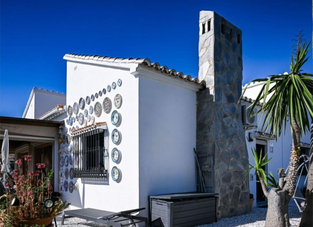 Chalet de 4 habitaciones en Alhaurín de la Torre en venta con piscina garaje - 975.000 € (Ref: 9607236)