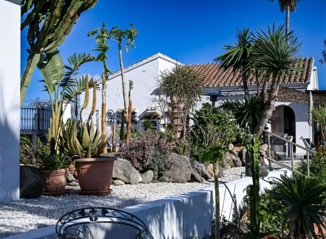 Chalet de 4 habitaciones en Alhaurín de la Torre en venta con piscina garaje - 975.000 € (Ref: 9607236)