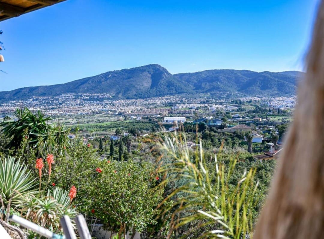 Chalet de 4 habitaciones en Alhaurín de la Torre en venta con piscina garaje - 975.000 € (Ref: 9607236)