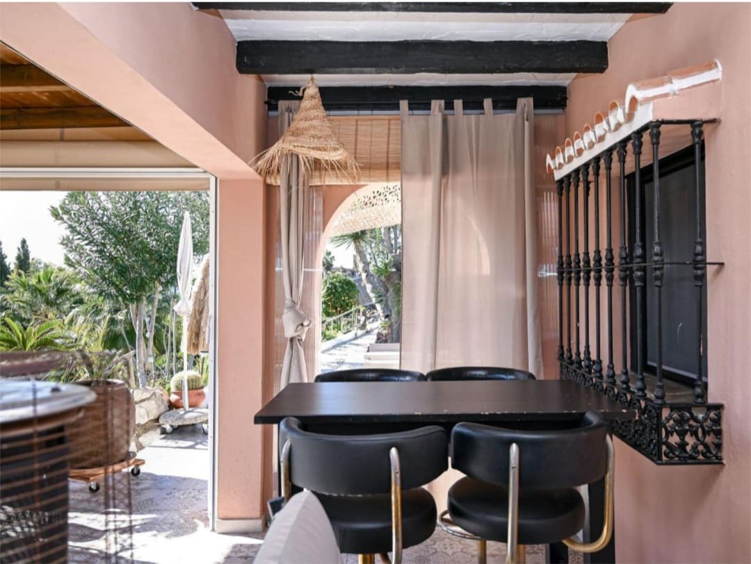 Chalet de 4 habitaciones en Alhaurín de la Torre en venta con piscina garaje - 975.000 € (Ref: 9607236)