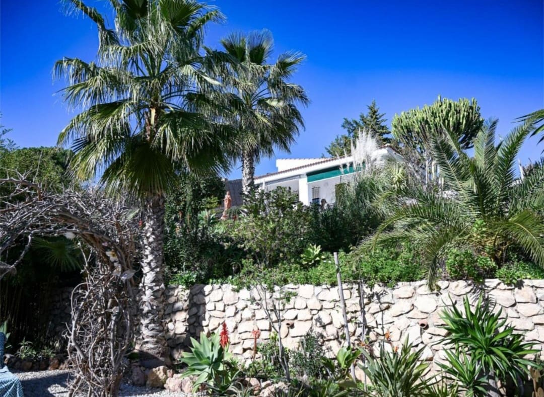 Chalet de 4 habitaciones en Alhaurín de la Torre en venta con piscina garaje - 975.000 € (Ref: 9607236)