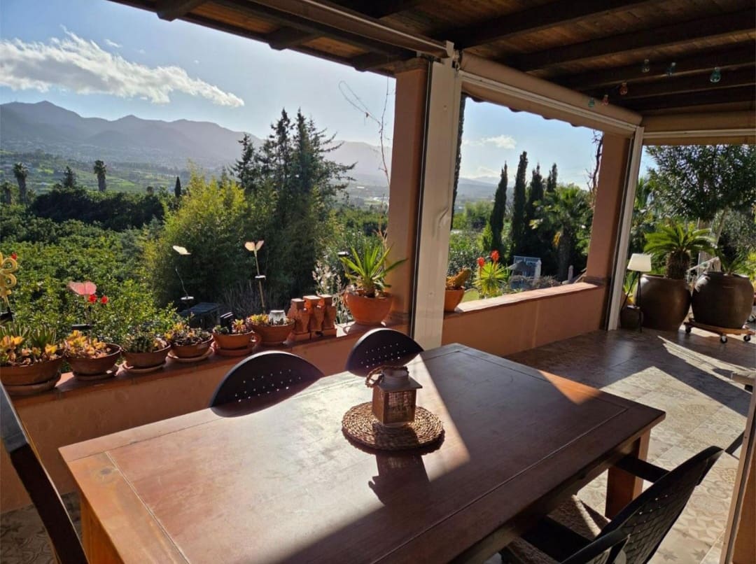 Chalet de 4 habitaciones en Alhaurín de la Torre en venta con piscina garaje - 975.000 € (Ref: 9607236)