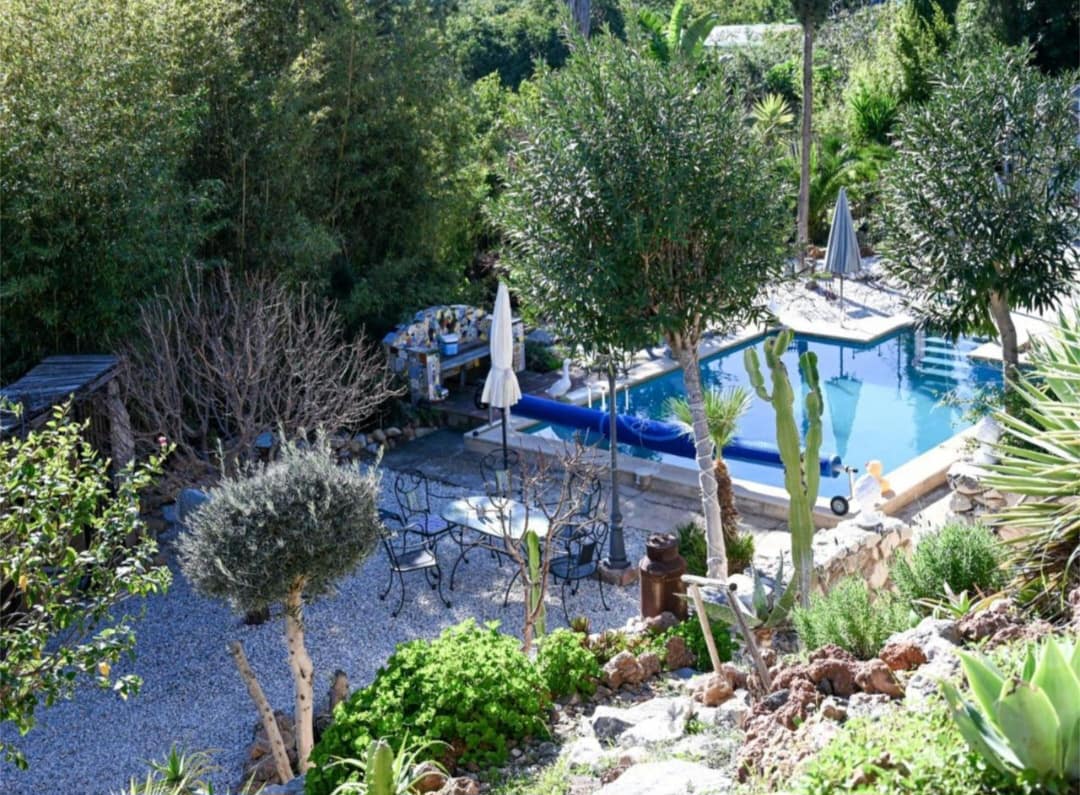 Chalet de 4 habitaciones en Alhaurín de la Torre en venta con piscina garaje - 975.000 € (Ref: 9607236)