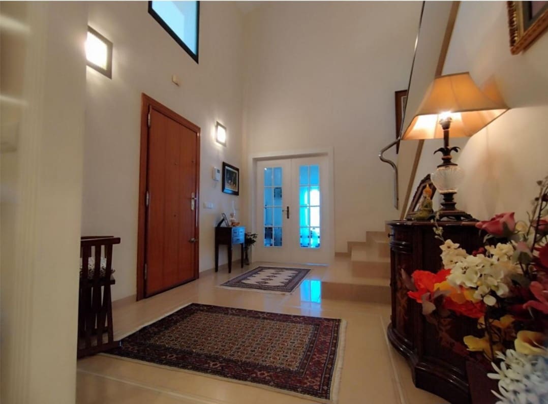 4 Zimmer Villa zu verkaufen in Alhaurin de la Torre mit Pool Garage - 880.000 € (Ref: 9618992)