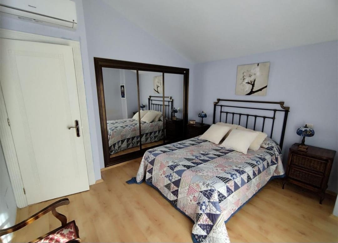 4 Zimmer Villa zu verkaufen in Alhaurin de la Torre mit Pool Garage - 880.000 € (Ref: 9618992)