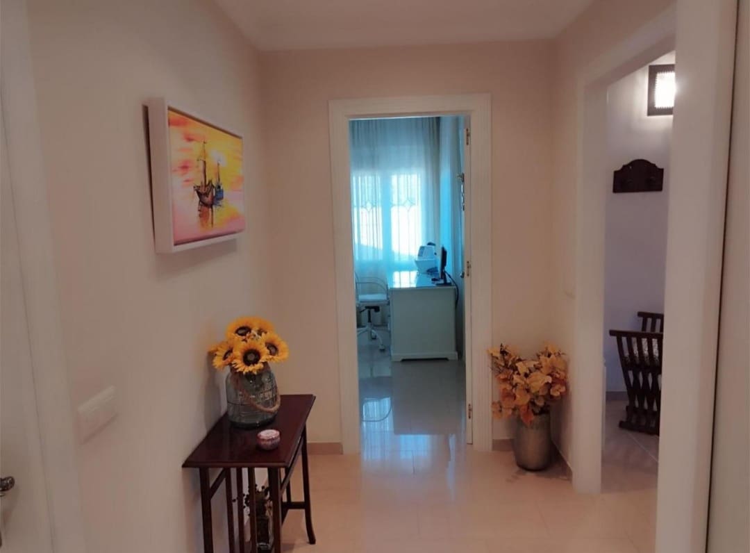 4 Zimmer Villa zu verkaufen in Alhaurin de la Torre mit Pool Garage - 880.000 € (Ref: 9618992)