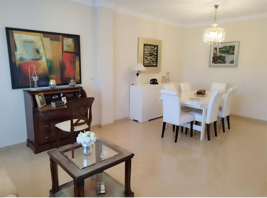 4 Zimmer Villa zu verkaufen in Alhaurin de la Torre mit Pool Garage - 880.000 € (Ref: 9618992)