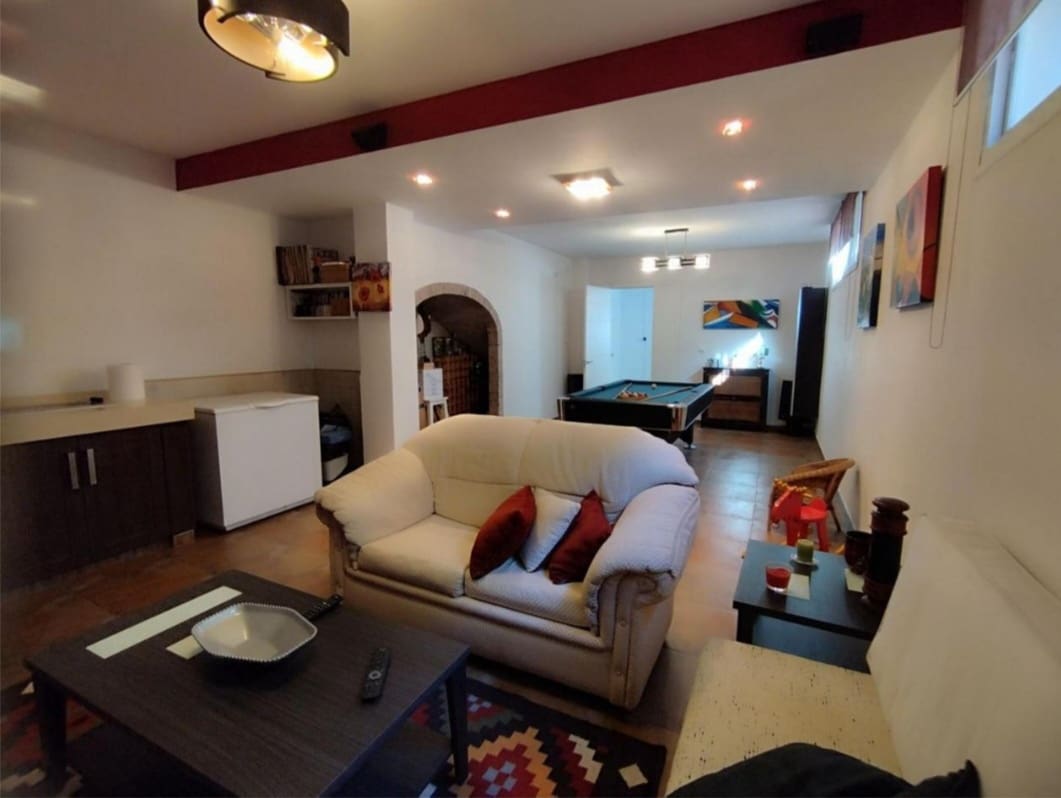 4 Zimmer Villa zu verkaufen in Alhaurin de la Torre mit Pool Garage - 880.000 € (Ref: 9618992)