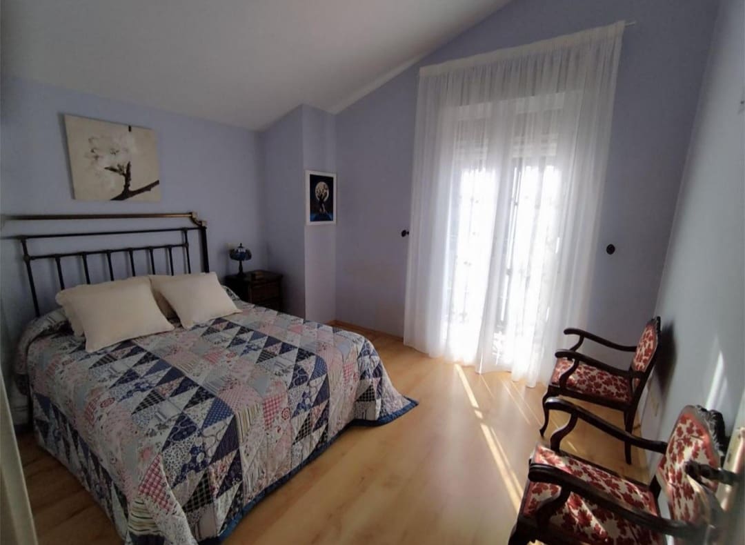 4 Zimmer Villa zu verkaufen in Alhaurin de la Torre mit Pool Garage - 880.000 € (Ref: 9618992)