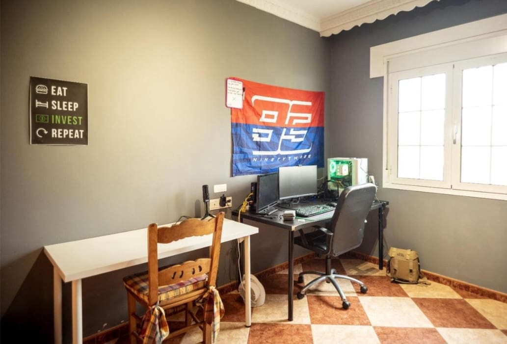 3 bedroom Villa for sale in Malaga city with pool garage - € 1,010,000 (Ref: 9618995)