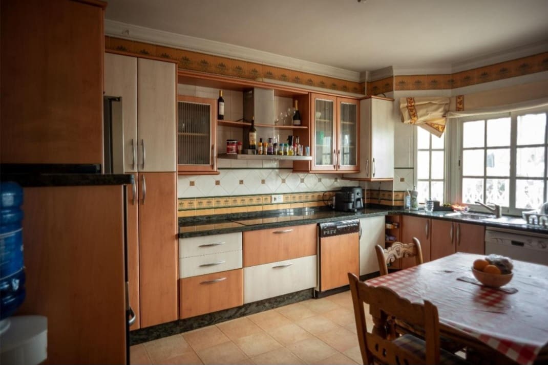 3 bedroom Villa for sale in Malaga city with pool garage - € 1,010,000 (Ref: 9618995)