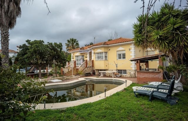 3 bedroom Villa for sale in Málaga city with pool garage - € 1,010,000 (Ref: 9618995)