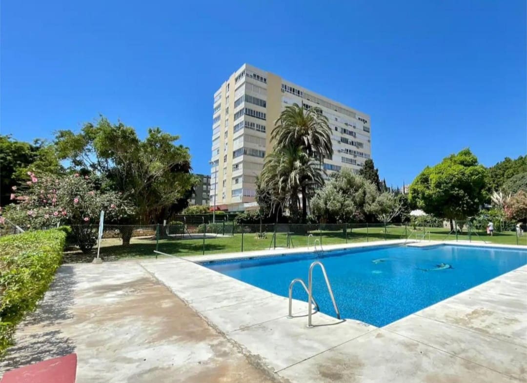1 bedroom Beach Apartment for sale in Benalmadena with pool garage - € 297,000 (Ref: 9629664)