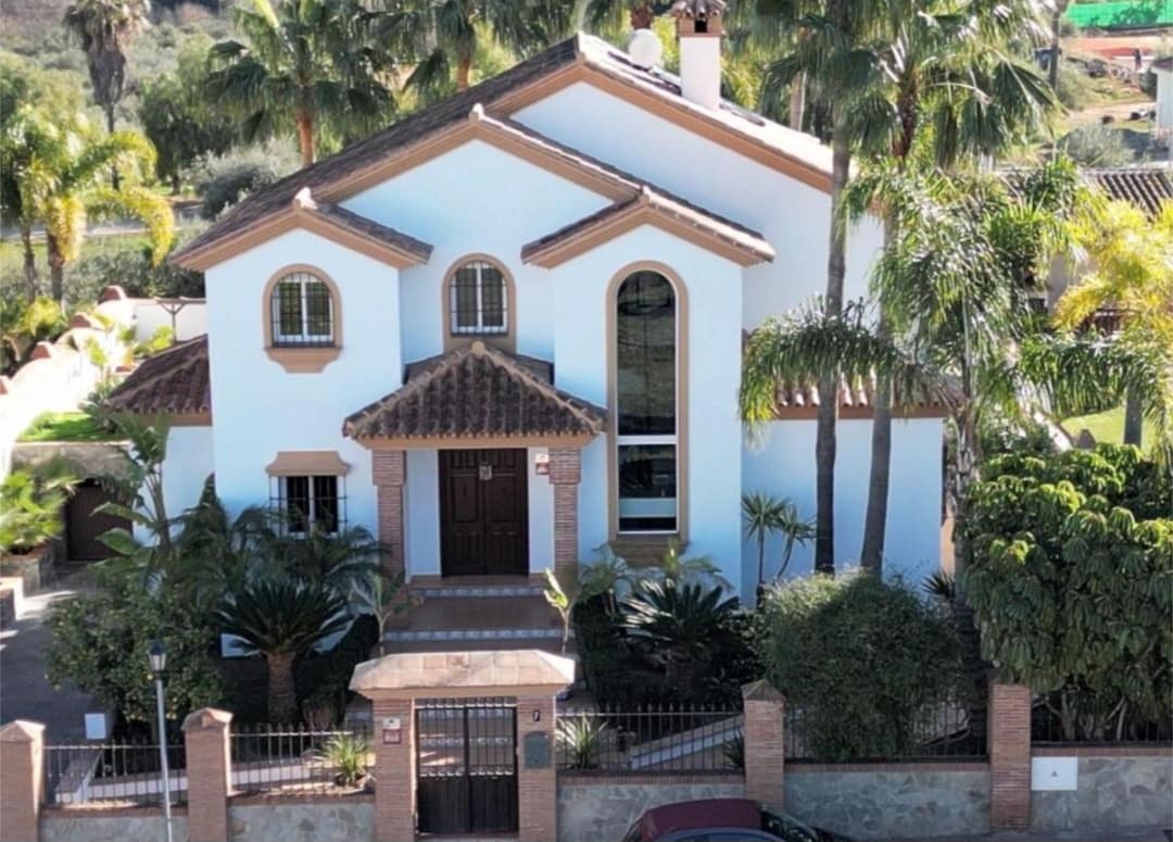 4 sovrum Villa till salu i Alhaurin el Grande med pool garage - 870 000 € (Ref: 9633921)