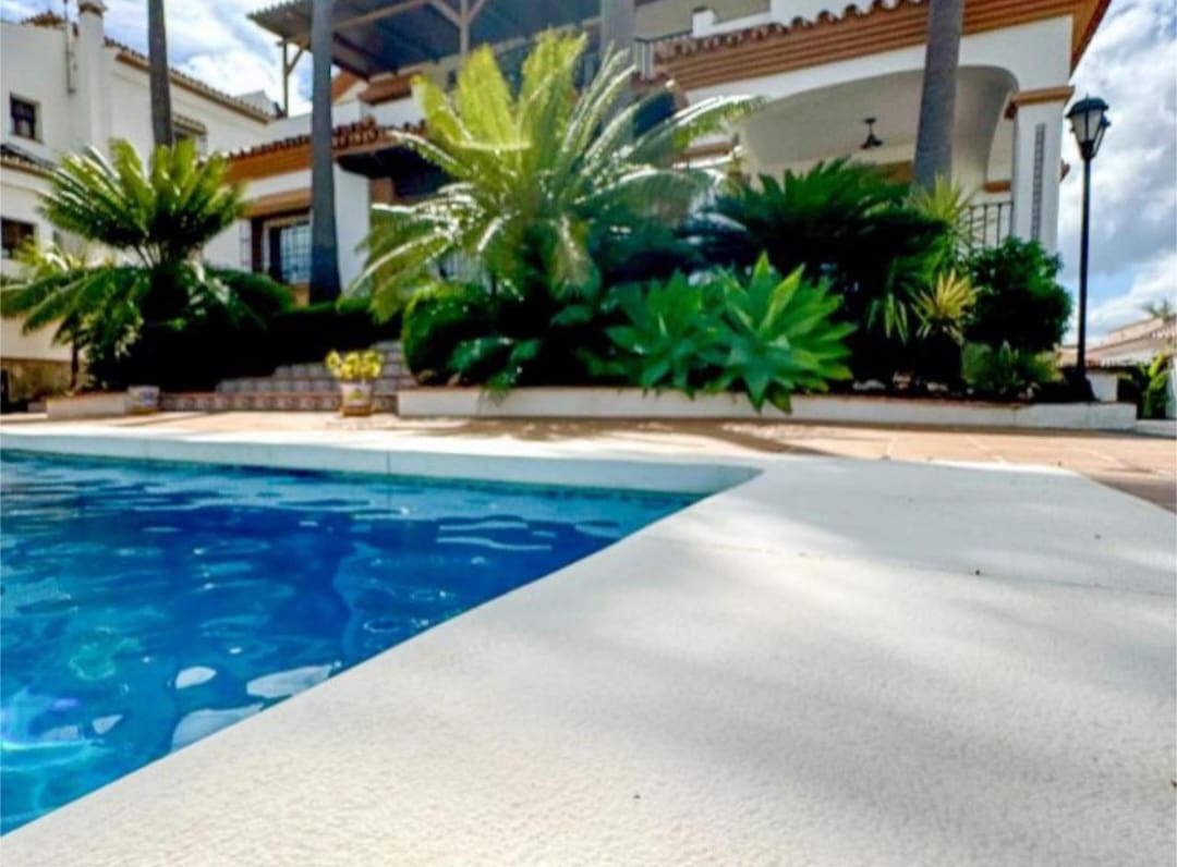 4 sovrum Villa till salu i Alhaurin el Grande med pool garage - 870 000 € (Ref: 9633921)