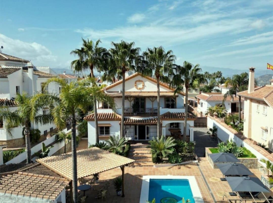 4 sovrum Villa till salu i Alhaurin el Grande med pool garage - 870 000 € (Ref: 9633921)