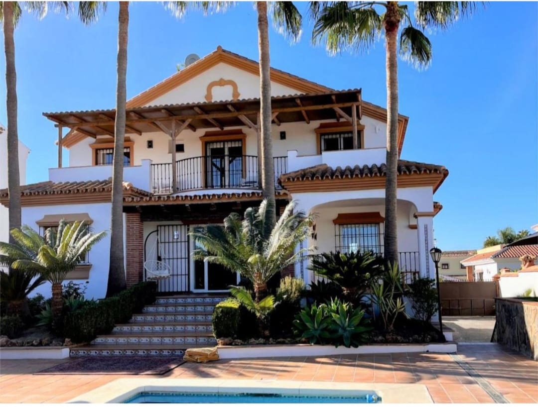 4 sovrum Villa till salu i Alhaurin el Grande med pool garage - 870 000 € (Ref: 9633921)