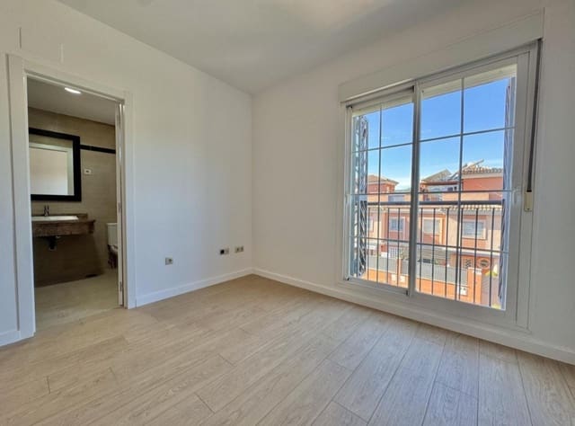 Adosado de 3 habitaciones en Ciudad Jardín, Málaga ciudad en venta con piscina - 650.000 € (Ref: 9658383)