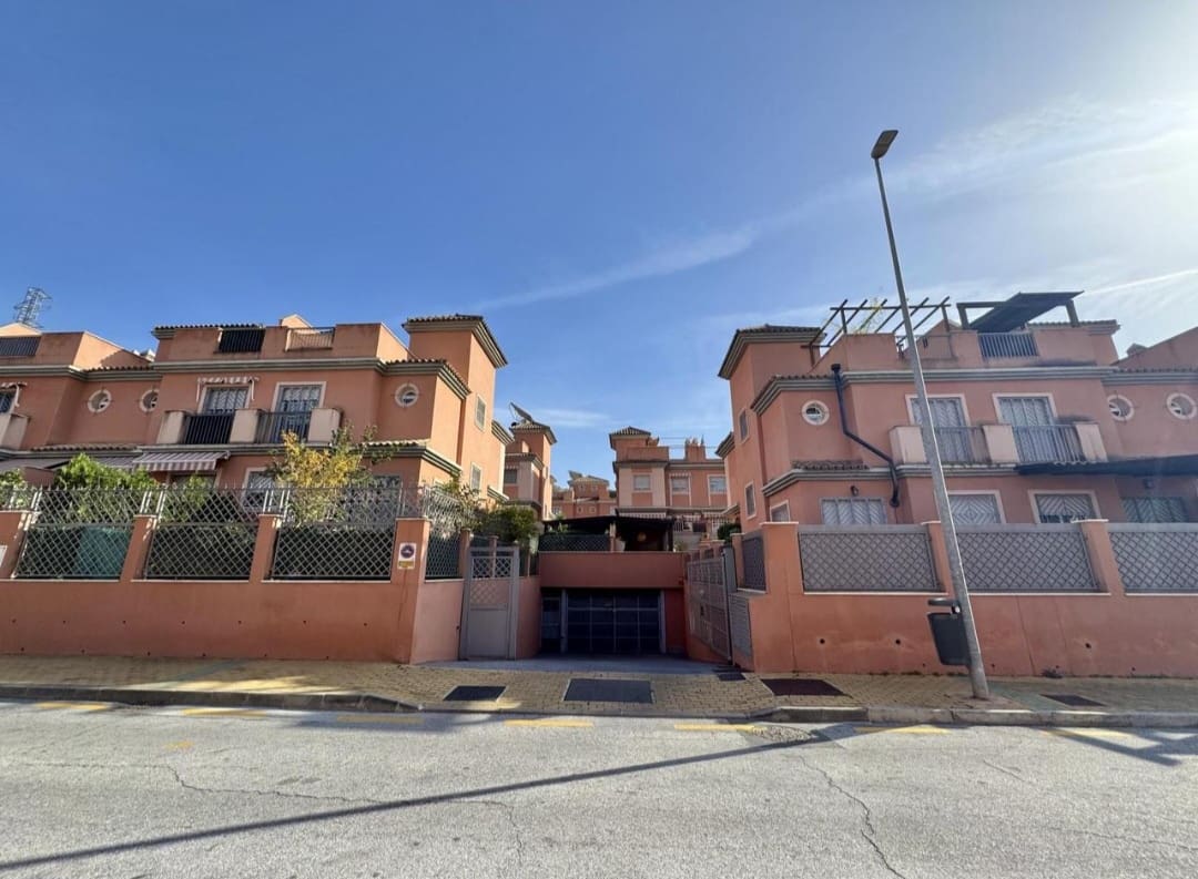 3 camera da letto Villetta a Schiera in vendita in Malaga citta con piscina - 650.000 € (Rif: 9658383)