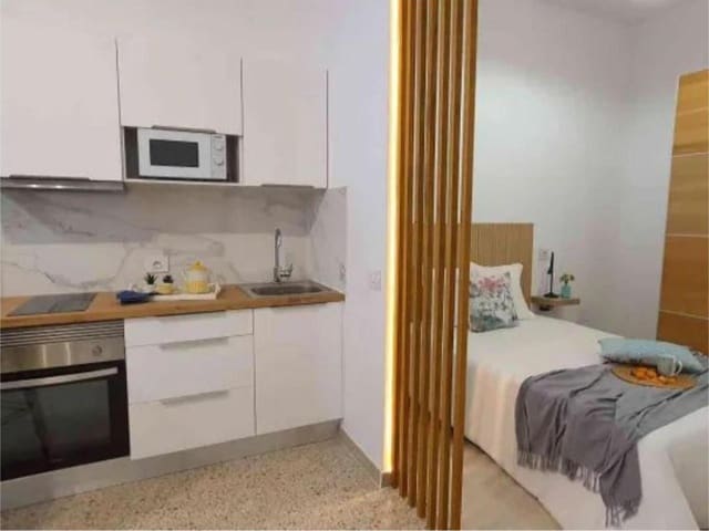 Studio te koop in Capuchinos, Málaga stad - € 194.000 (Ref: 9660833)