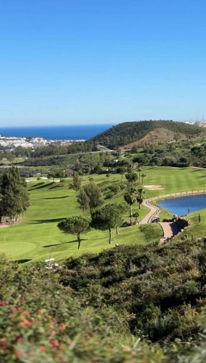 2 bedroom Beach Apartment for sale in Mijas with pool garage - € 355,000 (Ref: 9660834)