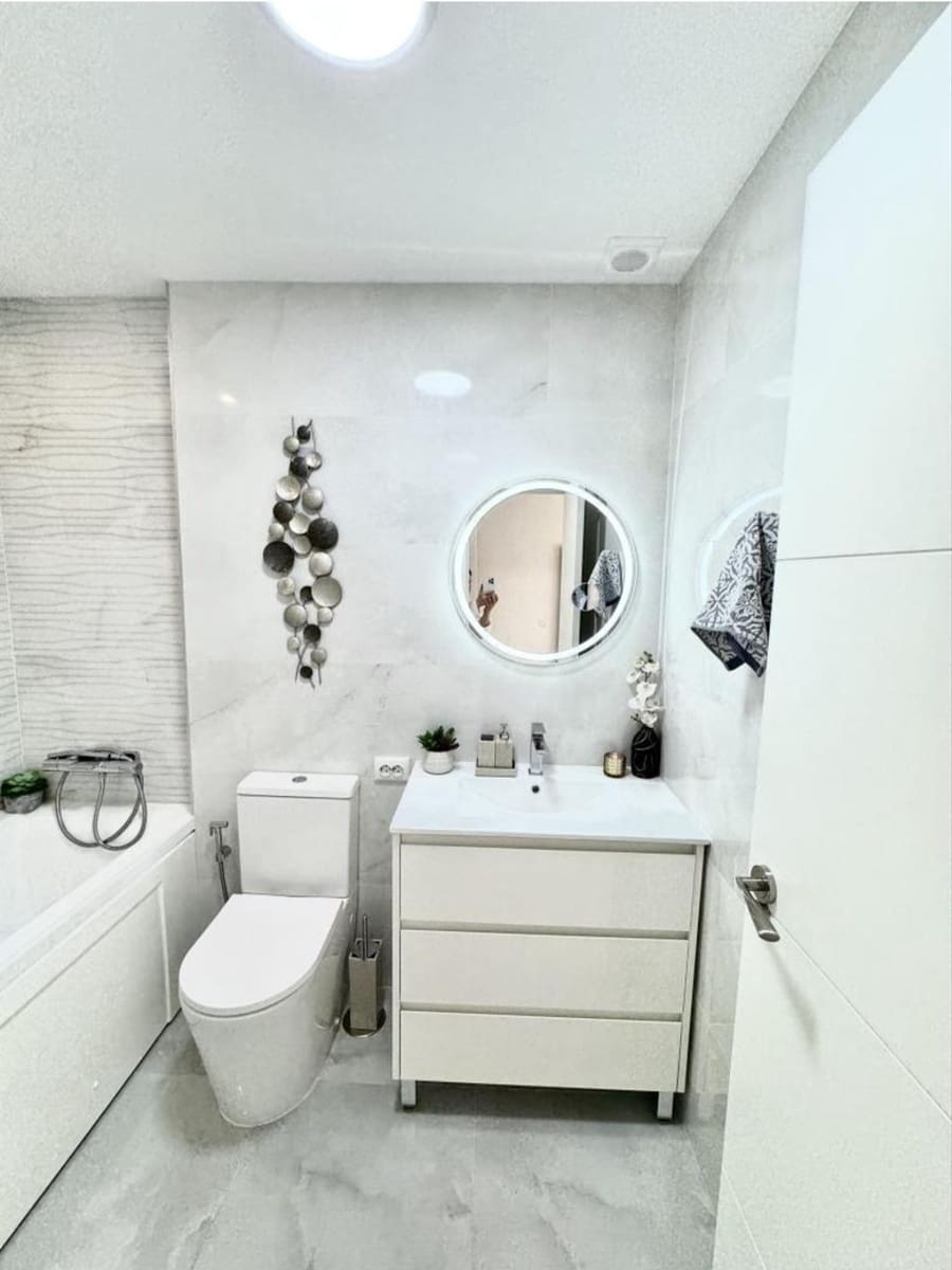 2 bedroom Beach Apartment for sale in Mijas with pool garage - € 355,000 (Ref: 9660834)