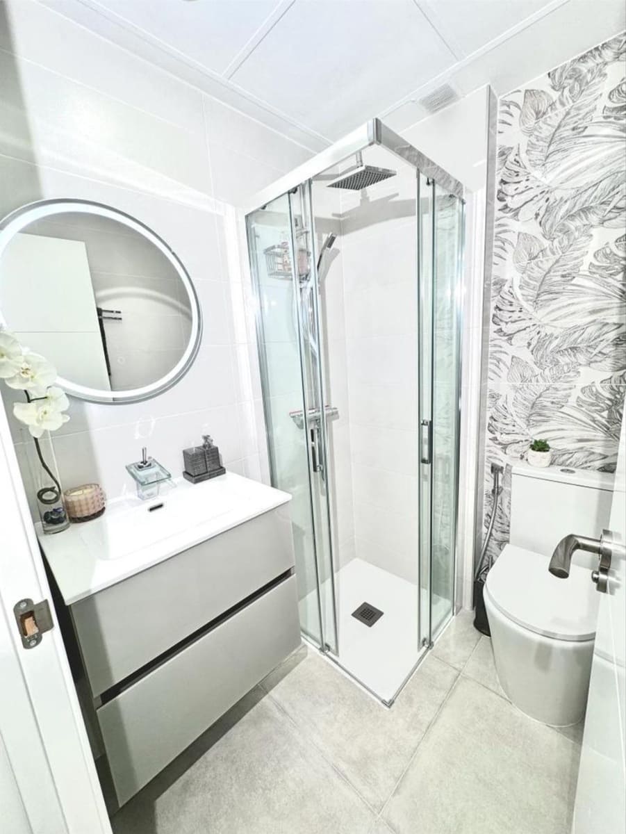 2 bedroom Beach Apartment for sale in Mijas with pool garage - € 355,000 (Ref: 9660834)