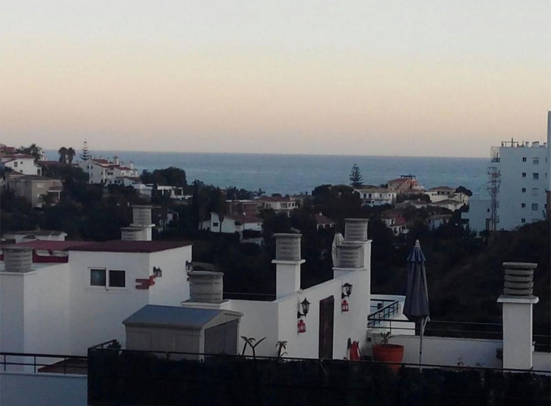 3 bedroom Beach Apartment for sale in Mijas with pool garage - € 306,000 (Ref: 9663396)