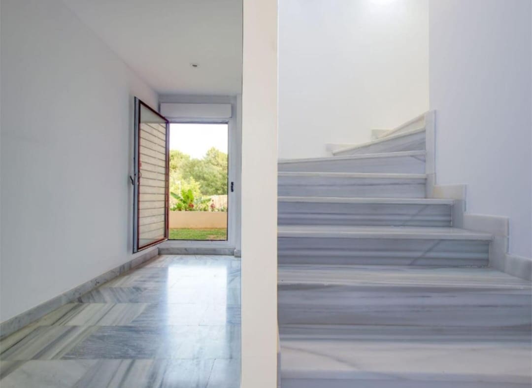 4 quarto Moradia para venda em Benahavis com piscina - 679 000 € (Ref: 9714547)