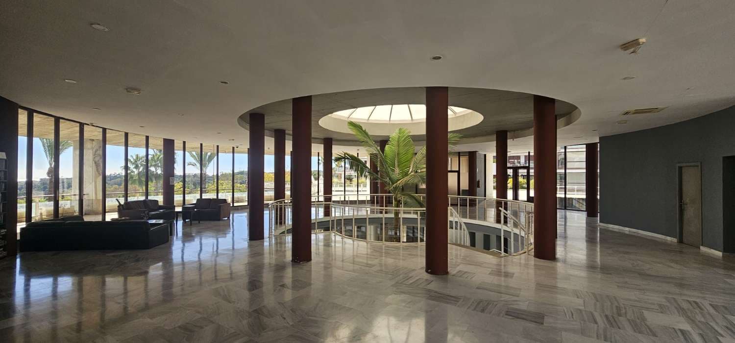 4 quarto Moradia para venda em Benahavis com piscina - 679 000 € (Ref: 9714547)