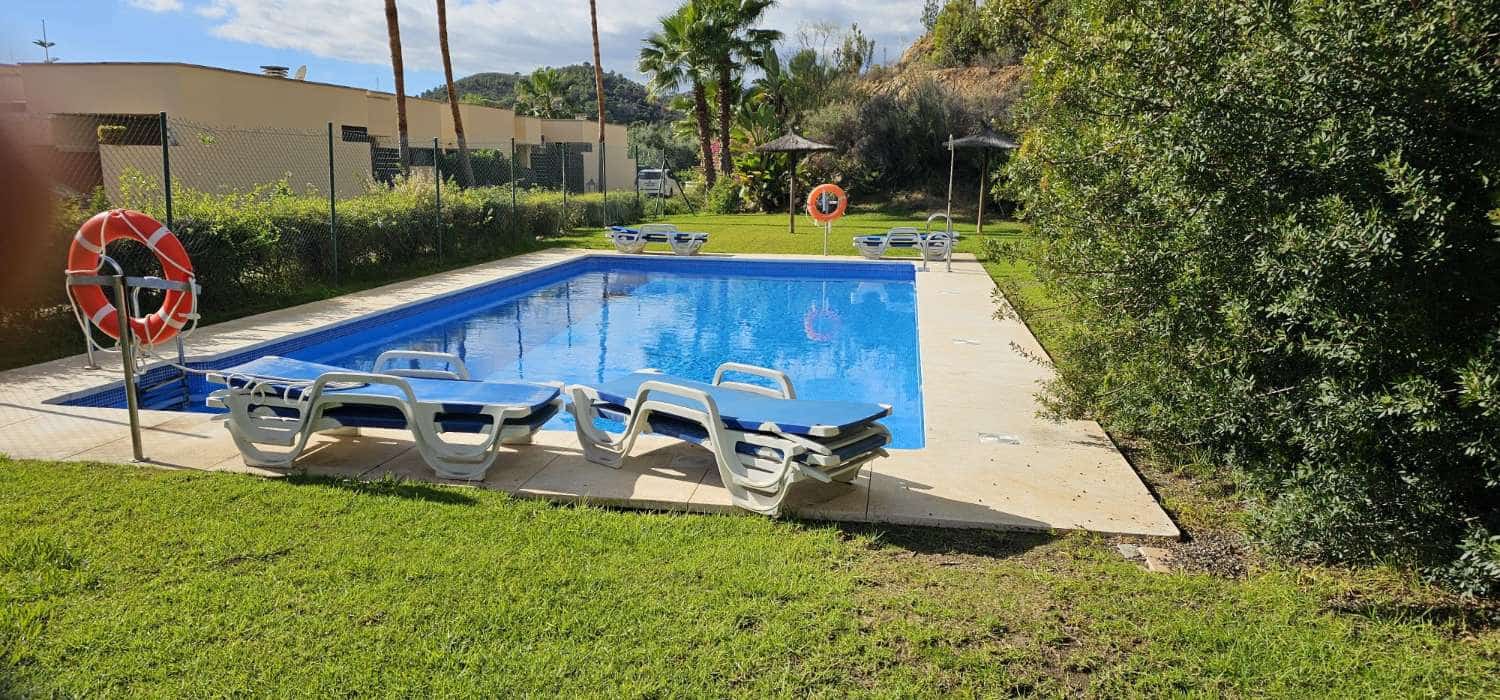 4 quarto Moradia para venda em Benahavis com piscina - 679 000 € (Ref: 9714547)