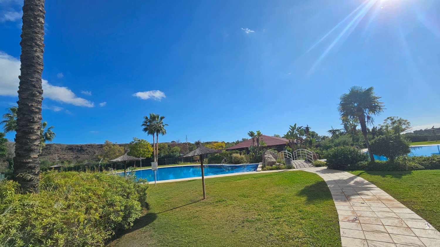 4 quarto Moradia para venda em Benahavis com piscina - 679 000 € (Ref: 9714547)