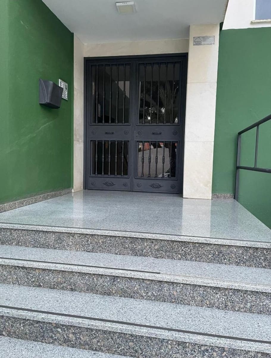 3 bedroom Beach Apartment for sale in Torremolinos with pool garage - € 400,000 (Ref: 9719527)