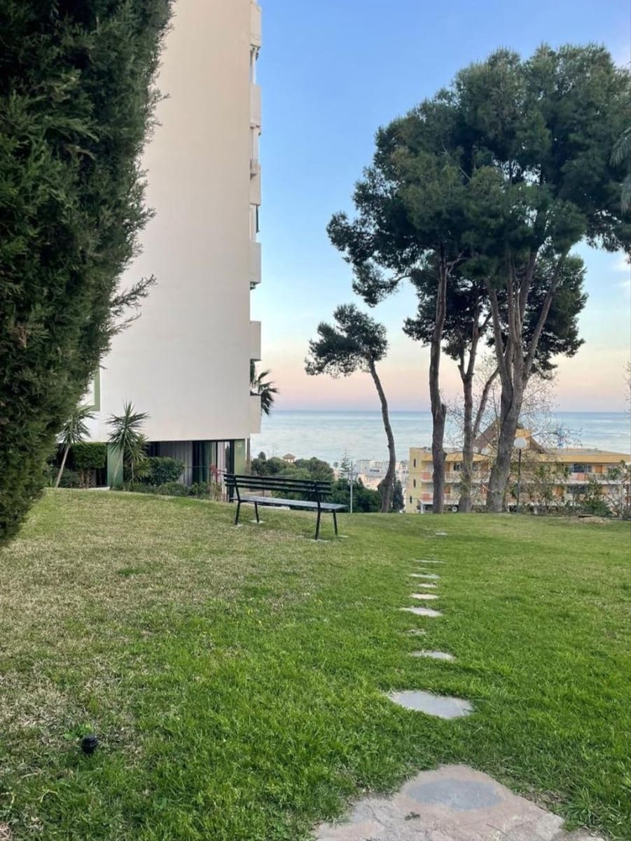 3 bedroom Beach Apartment for sale in Torremolinos with pool garage - € 400,000 (Ref: 9719527)