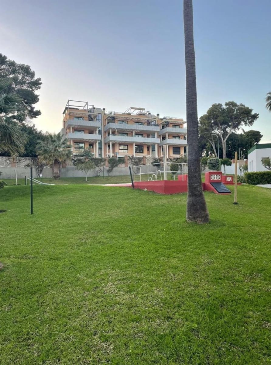 3 bedroom Beach Apartment for sale in Torremolinos with pool garage - € 400,000 (Ref: 9719527)