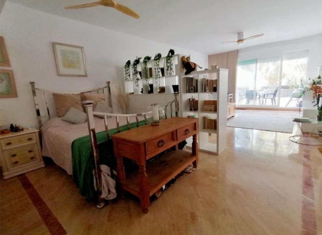 1 bedroom Beach Apartment for sale in Marbella with pool garage - € 328,570 (Ref: 9726395)