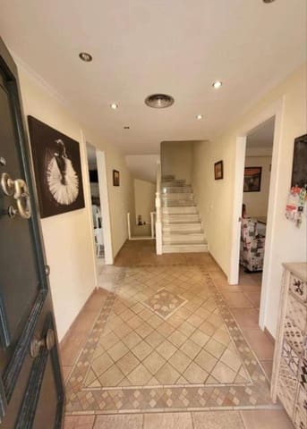 4 camera da letto Villetta Bifamiliare da affittare in Alhaurín de la Torre con garage - 2.300 € (Rif: 9726396)