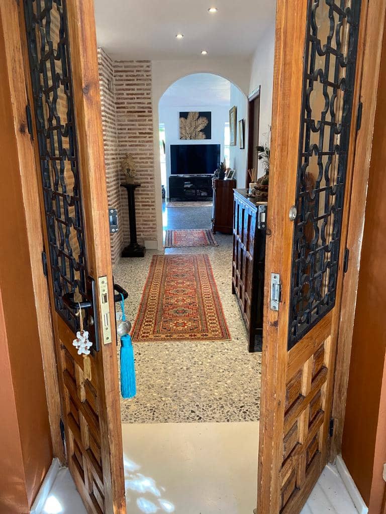 6 quarto Moradia para venda em Estepona com piscina - 1 750 000 € (Ref: 9758546)