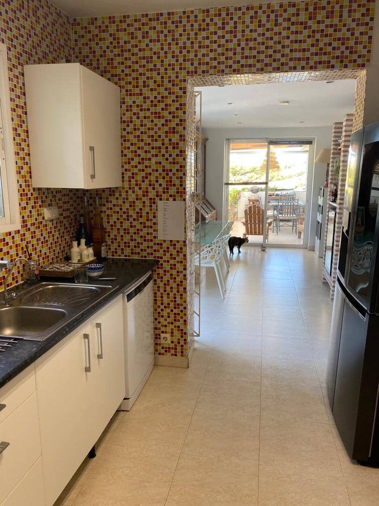 6 quarto Moradia para venda em Estepona com piscina - 1 750 000 € (Ref: 9758546)