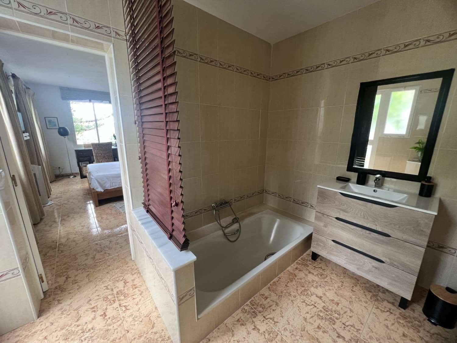 6 quarto Moradia para venda em Estepona com piscina - 1 750 000 € (Ref: 9758546)